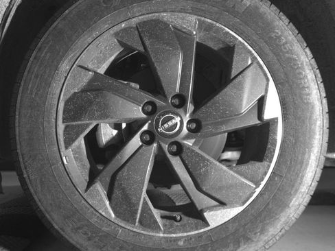 Used 2025 Nissan Rogue SV image 12