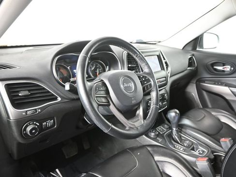 Used 2019 Jeep Cherokee Latitude Plus w/ Cold Weather Group image 22