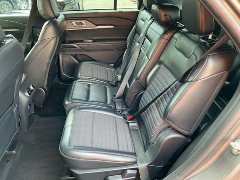 Used 2025 Ford Explorer ST-Line w/ ST-Line Street Pack AWD/4WD image 14