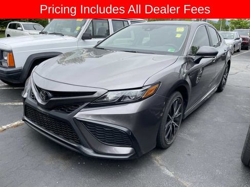 Used 2024 Toyota Camry SE FWD image 1