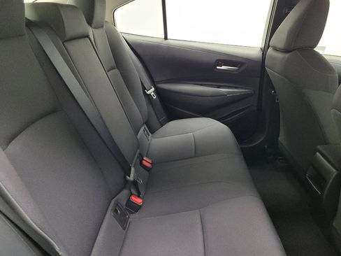 Used 2021 Toyota Corolla LE image 19