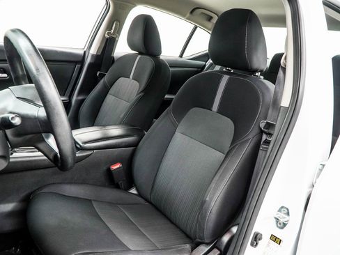 Used 2024 Nissan Sentra SV image 32