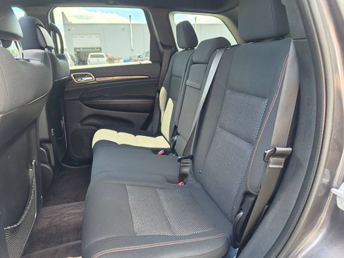 Used 2016 Jeep Grand Cherokee Laredo 75th Anniversary AWD/4WD image 33