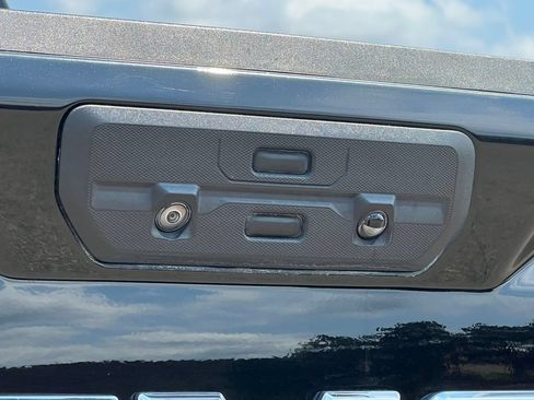Used 2021 GMC Sierra 1500 AT4 AWD/4WD image 17