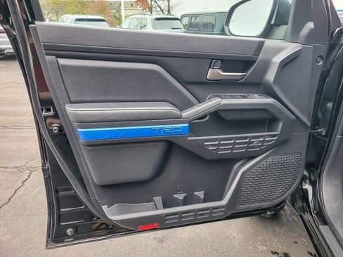 Used 2025 Toyota Tacoma TRD Off-Road image 17