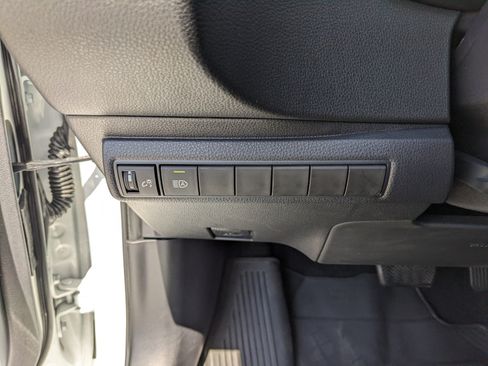 Used 2022 Toyota Corolla LE FWD image 28