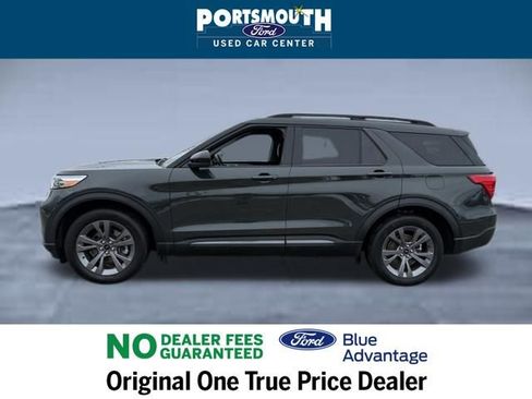 Used 2022 Ford Explorer XLT w/ Equipment Group 202A image 2