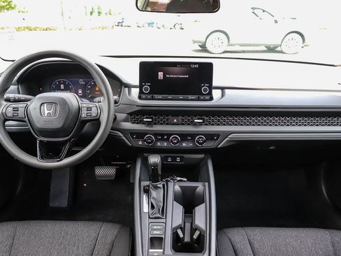 Used 2025 Honda Accord SE image 14