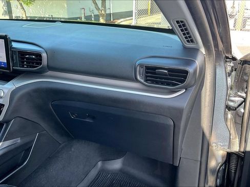 Used 2023 Ford Explorer XLT w/ Equipment Group 202A RWD image 15