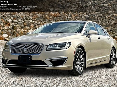 Used 2017 Lincoln MKZ Premiere image 1