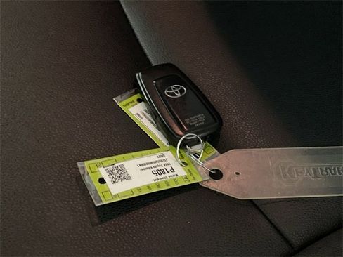 Used 2024 Toyota 4Runner TRD Off-Road Premium image 40