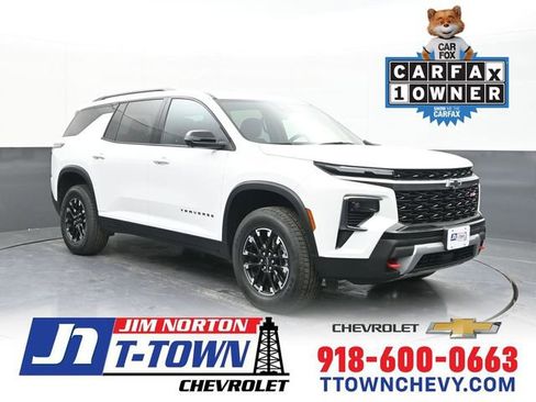 Used 2024 Chevrolet Traverse Z71 image 1