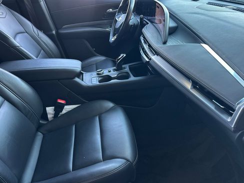 Used 2024 Cadillac XT4 Premium Luxury AWD/4WD image 16