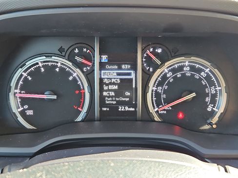 Used 2024 Toyota 4Runner TRD Off-Road Premium image 15