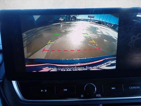 Used 2023 Nissan Altima 2.5 SR w/ SR Premium Package image 17