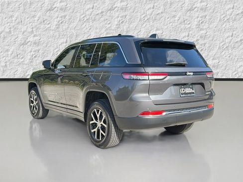 Used 2025 Jeep Grand Cherokee Limited RWD image 5