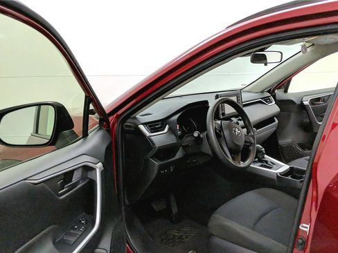 Used 2019 Toyota RAV4 LE image 13