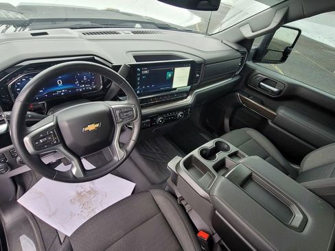 Used 2024 Chevrolet Silverado 3500 LT w/ Convenience Package image 24