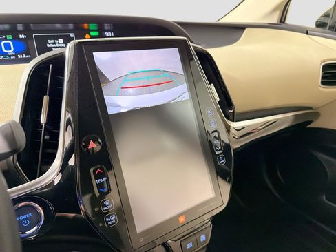 Used 2022 Toyota Prius Limited image 14