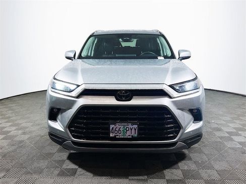 Used 2024 Toyota Grand Highlander Limited image 3