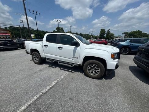 Used 2022 GMC Canyon AT4 w/ Trailering Package AWD/4WD image 1