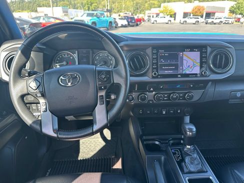 Used 2020 Toyota Tacoma TRD Off-Road w/ TRD Premium Off Road Package AWD/4WD image 14