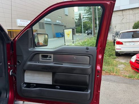 Used 2014 Ford F150 FX4 w/ Equipment Group 401A Mid AWD/4WD image 25