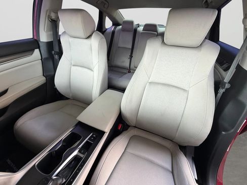 Used 2018 Honda Accord LX image 13