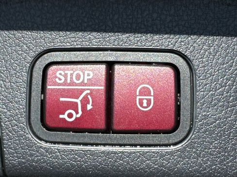 Used 2021 Mercedes-Benz GLB 35 AMG 4MATIC image 18