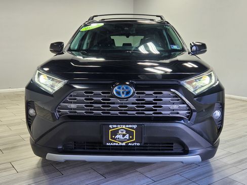 Used 2019 Toyota RAV4 Limited image 8