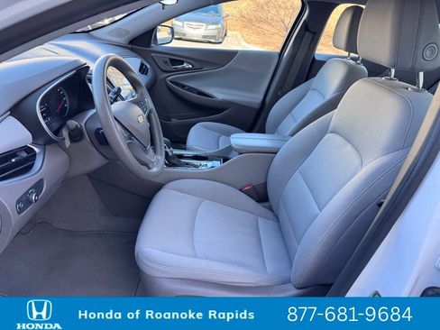 Used 2024 Chevrolet Malibu LT image 9
