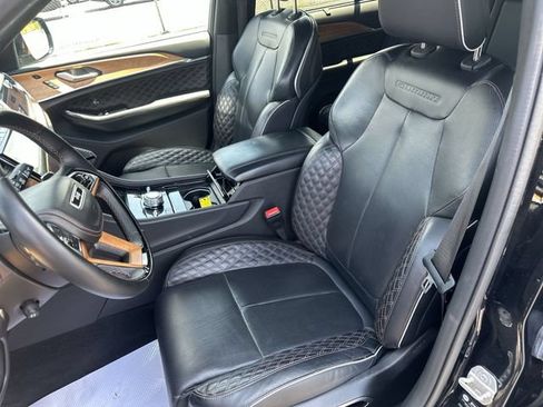 Used 2022 Jeep Grand Cherokee Summit AWD/4WD image 15