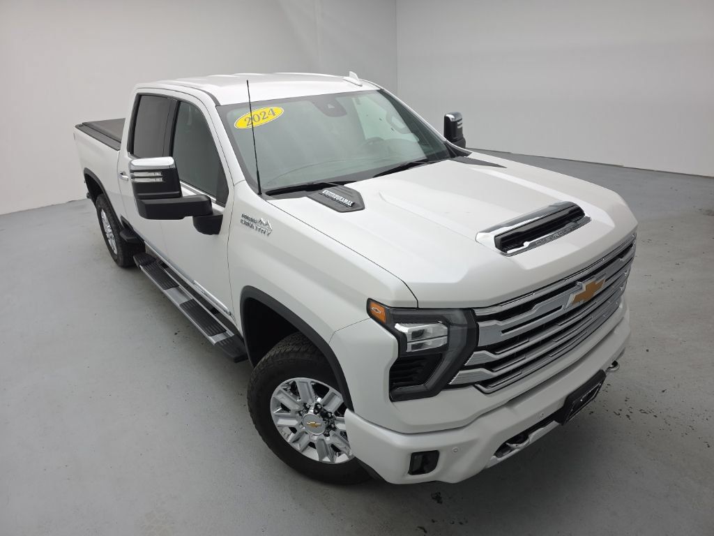 Used 2024 Chevrolet Silverado 3500 High Country AWD/4WD image 2