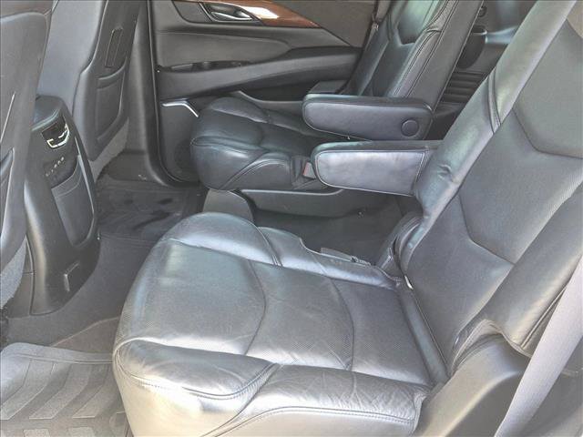 Used 2019 Cadillac Escalade Luxury RWD image 18