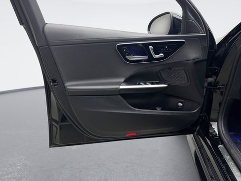 Used 2023 Mercedes-Benz C 300 4MATIC Sedan image 9