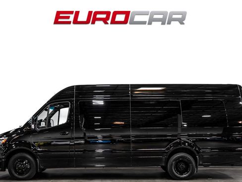 Used 2024 Mercedes-Benz Sprinter 3500 image 2