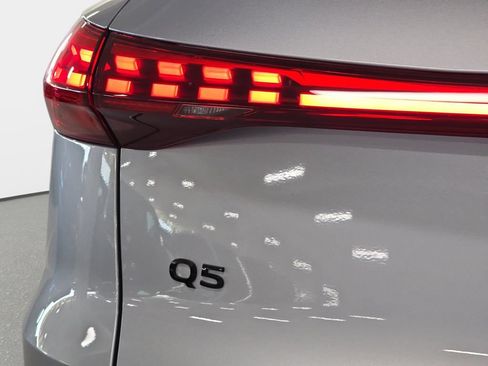 Certified 2025 Audi Q5 Premium w/ Premium Plus AWD/4WD image 23