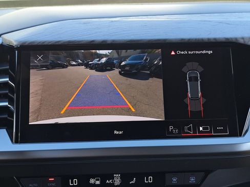 Used 2024 Audi Q4 e-tron Premium Plus image 27