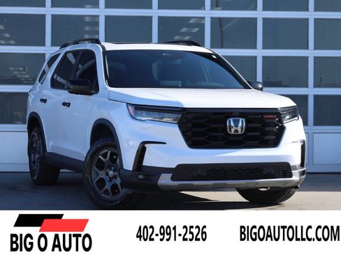 Used 2024 Honda Pilot TrailSport image 1