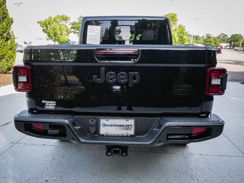 Used 2023 Jeep Gladiator Overland AWD/4WD image 9