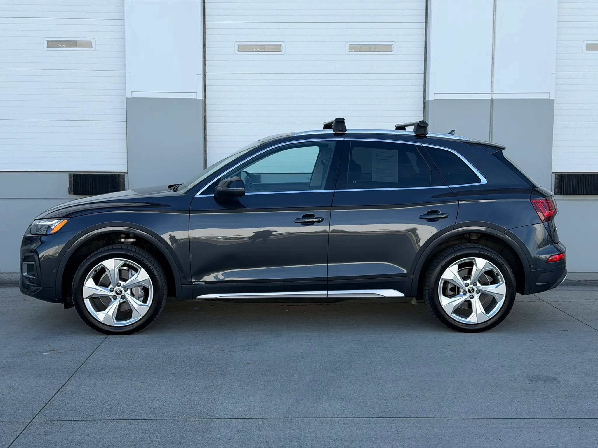 Used 2021 Audi Q5 Prestige w/ Prestige Package AWD/4WD image 3