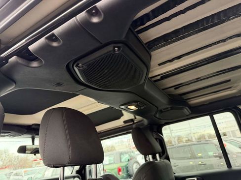 Used 2018 Jeep Wrangler Unlimited Sahara w/ Dual Top Group image 21