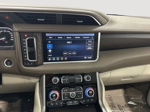 Used 2021 GMC Yukon Denali AWD/4WD image 12