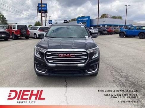 Used 2024 GMC Terrain SLT AWD/4WD image 2