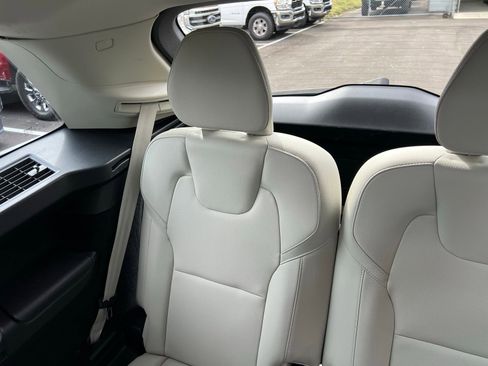 Used 2022 Volvo XC90 T5 Momentum image 51