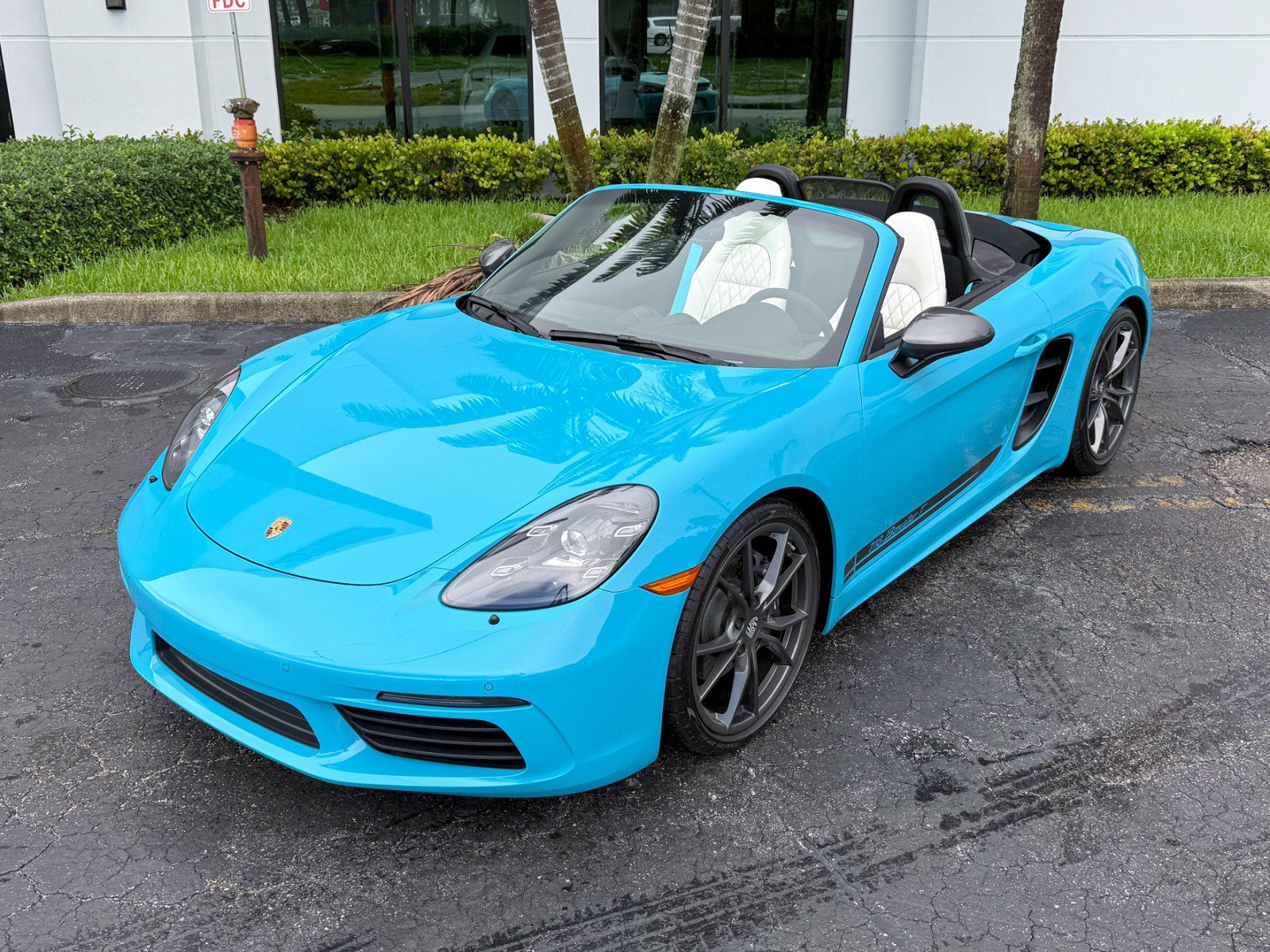 Used 2021 Porsche 718 Boxster RWD image 6