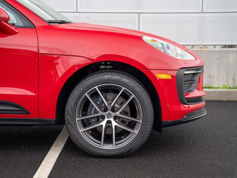 New 2026 Porsche Macan image 9