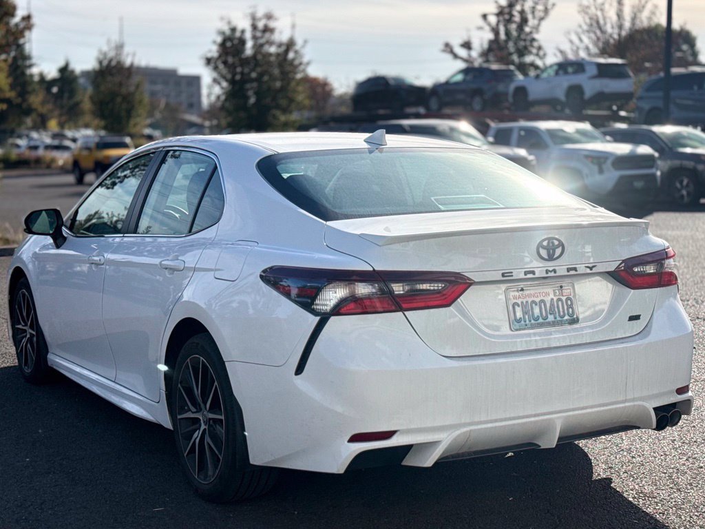 Used 2024 Toyota Camry SE w/ Convenience Package FWD image 3