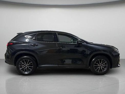 Used 2022 Lexus NX 250 image 2