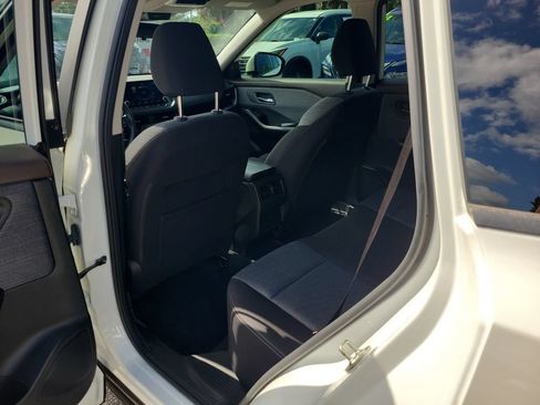 Certified 2022 Nissan Rogue SV FWD image 9